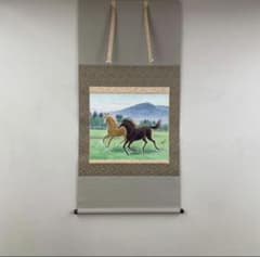 美品 掛け軸 諸藤英世作 奔馬之図 共箱 太巻き付 - メルカリ