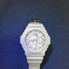 G-SHOCK ホワイトのサムネイル
