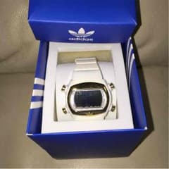 adidas 白 デジタル時計のサムネイル