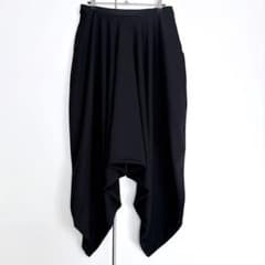 美品♡ ISSEY MIYAKE 132 5. 変形サルエルワイドパンツ 黒　2 イッセイミヤケ ISSEY MIYAKE 132.5 サルエルパンツ 黒 2 - メルカリ