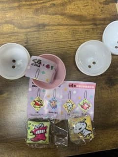 くら寿司 クレヨンしんちゃん キーホルダー 2種セット　台湾のサムネイル