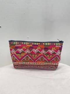 モン族　ハンドメイド刺繍ポーチのサムネイル