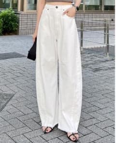 Re:edit 裾フリンジカーブデニムパンツ ホワイトMサイズのサムネイル