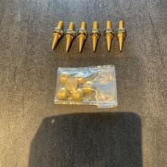 スピーカー　インシュレーター　スパイク　６本セットのサムネイル