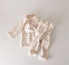 韓国子供服　セットアップ　パジャマのサムネイル