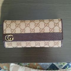 GUCCI財布のサムネイル