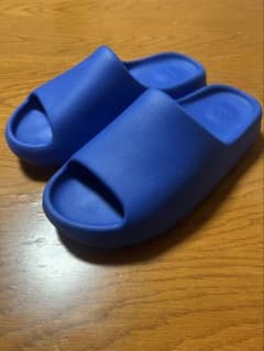adidas イージースライド　Azureのサムネイル