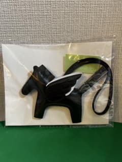 黒い馬の形のキーホルダーのサムネイル