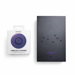 美品　BTS SAMSUNG イヤホン Buds ワイヤレス充電器のサムネイル