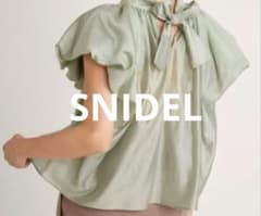 SNIDEL　バックリボンライトグリーンノースリーブシャツ　ブラウスのサムネイル