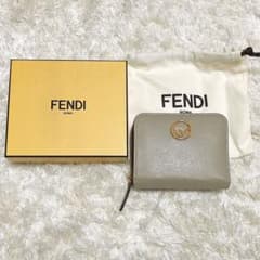 FENDI 二つ折り財布のサムネイル