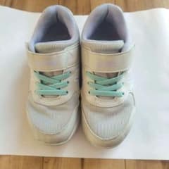 asics スニーカー　18cのサムネイル