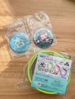一番くじ　マルチポーチ、缶バッジのサムネイル