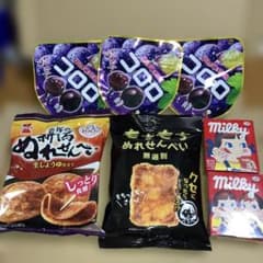 超メルカリ市期間限定価格！お菓子・ゼリー大量まとめ売り 詰め合わせ 食品セット！ お菓子詰め合わせセット コロロ ぬれせんべい ミルキー まとめ売り