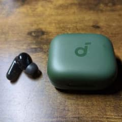 Anker soundcore P30i グリーン　ケース＆左のみのサムネイル