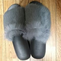 週末限定sale！人気！ファーサンダル！のサムネイル