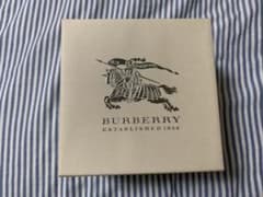 Burberry 時計の箱のサムネイル