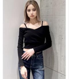 GYDA オフショル リブニット ブラック Fのサムネイル
