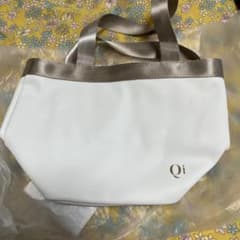Qi ホワイト トートバッグのサムネイル