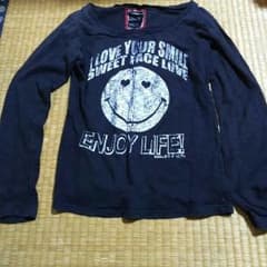 黒シャツのサムネイル