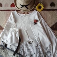 Sunnyclouds♡花柄刺繍が素敵なブラウスプルオーバー♡大きいサイズ