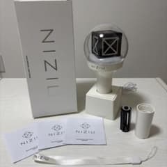 NiziU ペンライト 未使用品 NIZIU ペンライト 未使用 点灯確認済み - メルカリ