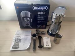 デロンギデディカ エスプレッソ・カプチーノメーカー EC680Mメタル