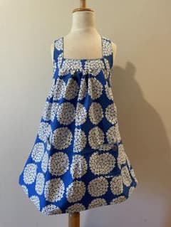 ハンドメイド　花柄ノースリーブワンピース 120cm~ エプロン風ワンピのサムネイル