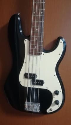 【限定値下げ】Squier エレキベースのサムネイル