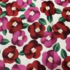 花柄　はぎれ　ハンドメイド　布　椿柄のサムネイル