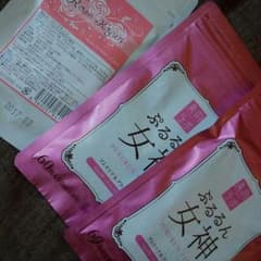 ぷるるん女神（2個）おまけにローズキュン（1個）セット売り♡のサムネイル
