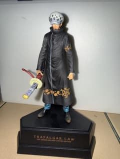 ワンピース 一番くじラストワン賞トラファルガー・ロー フィギュアのサムネイル