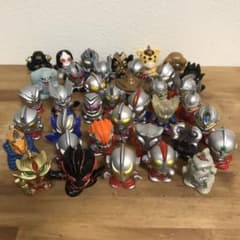 ウルトラマン 指人形 38体セット - メルカリ
