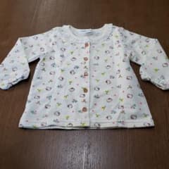90サイズ★新品未使用★キティのカーディガンのサムネイル