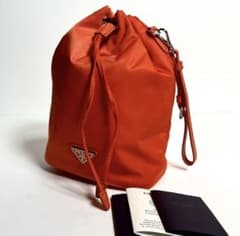 【現行型・未使用に近い✨】プラダ Re-Nylon 巾着ポーチ RFID掲載 現行型・未使用に近い✨】プラダ Re-Nylon 巾着ポーチ RFID掲載 - メルカリ