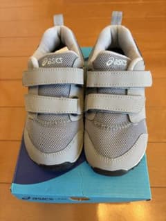 asics キッズスニーカー グレー　17.5cmのサムネイル