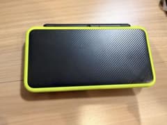か*ん様 New Nintendo 2DS LL ブラック×ライム 本体　＋αのサムネイル