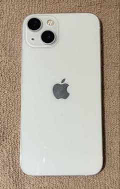 美品　iPhone 13 スターライト256GBのサムネイル