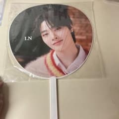 Stray Kids I.N アイエン クリスマスうちわのサムネイル