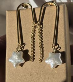 星パール&チェーン　大ぶり　ピアス 個性的　小顔効果のサムネイル