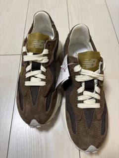 【サイズ24.5】New Balance 327スニーカー ブラウンのサムネイル