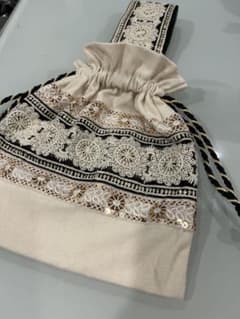 最終お値下げ♡インド刺繍リボン♡ワンハンドルバッグのサムネイル