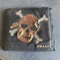 プラダ PRADA 2つ折り コンパクト 財布 ナイロン レザー ドクロ スカルのサムネイル