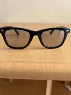 Ray-Ban Wayfarer ブラック サングラスのサムネイル