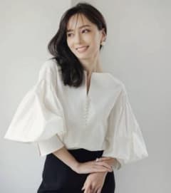 アニュアンス　シャーリングボリュームブラウスのサムネイル