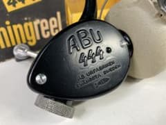 ABU444【RECORD魚ロゴ刻印】スピニングリール　ビンテージ ABU444【RECORD魚ロゴ刻印】スピニングリール ビンテージ - メルカリ