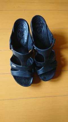 クロックス サンダルのサムネイル