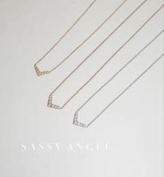 SASSY ANGEL Vカーブネックレス シルバーのサムネイル
