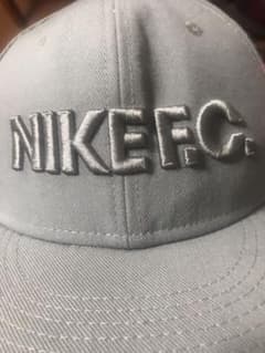 ナイキfc キャップ 防止 グレーのサムネイル