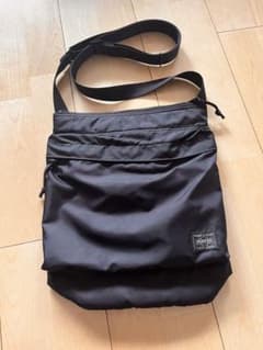 PORTER FORCE 縦型 軽量 通勤用 ショルダーバッグ ブラックのサムネイル
